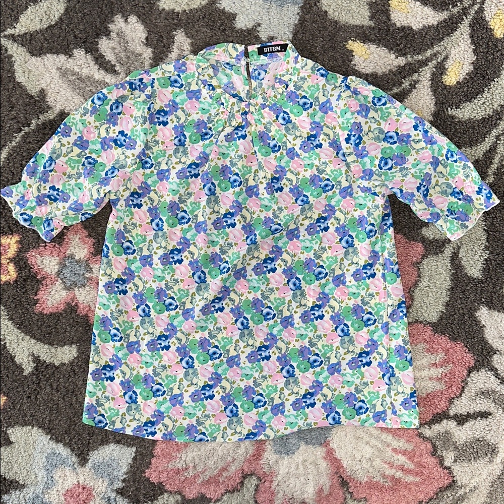 Women’s Floral Spring Top - Picture 2 of 8